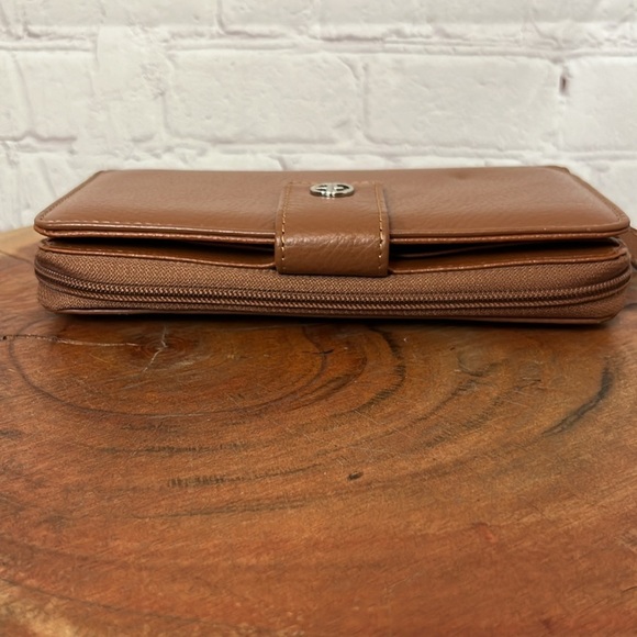 Giani Bernini Softy Leather All in One Wallet - Picture 3 of 13